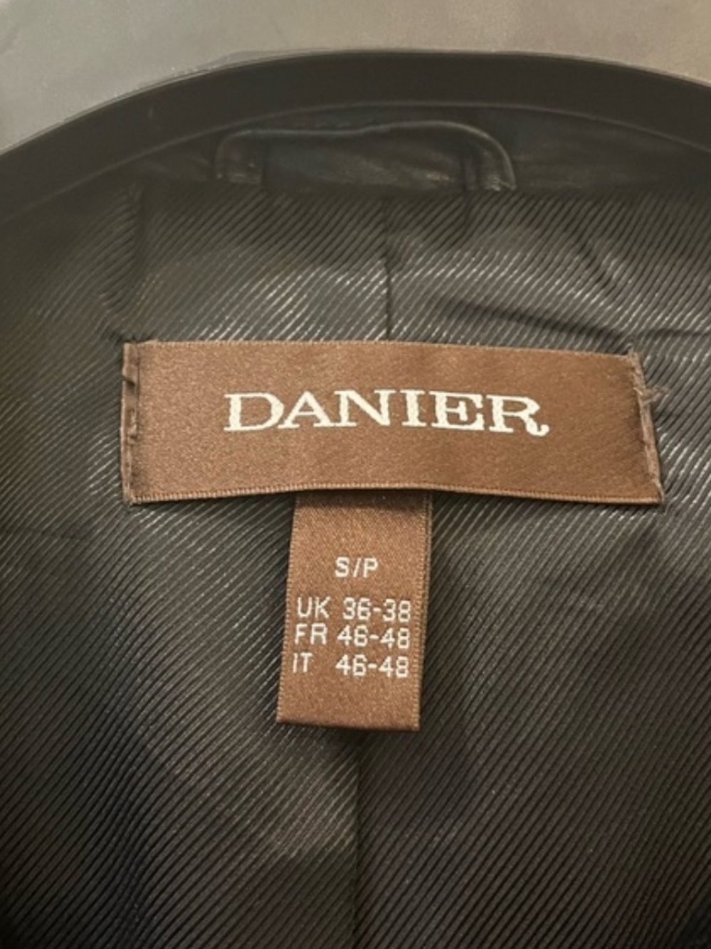 Unisex Black Leather Jacket - Picture 4 of 5